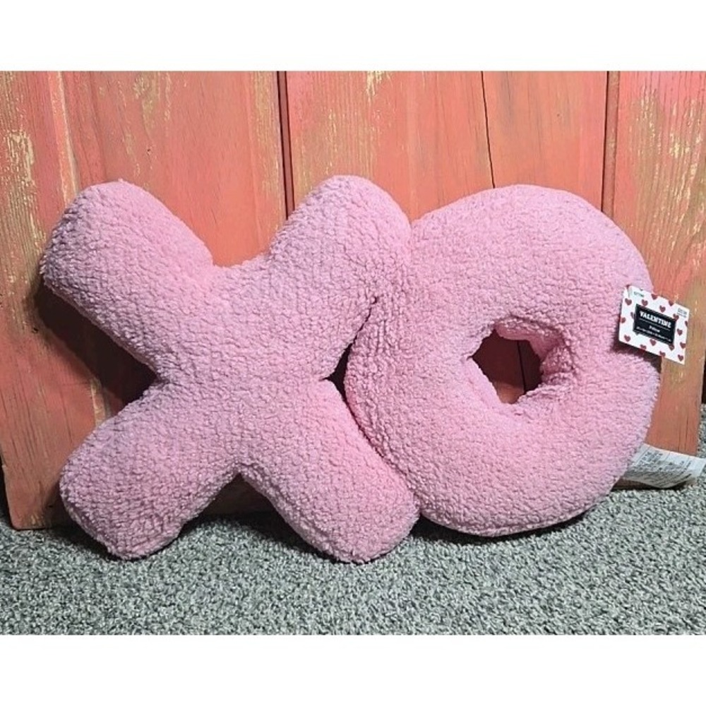NEW with Tags XOXO Pink‎ Pillow Decorative Valentine Love 20x12" Hobby Lobby